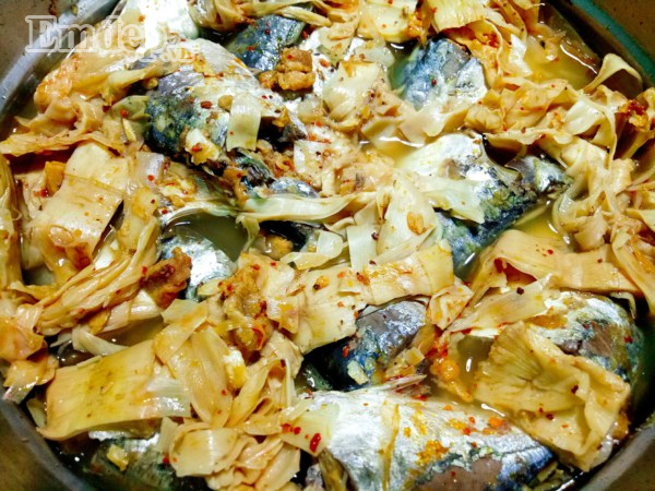 Cá nục kho măng thật ngon, ai cũng gắp không ngừng