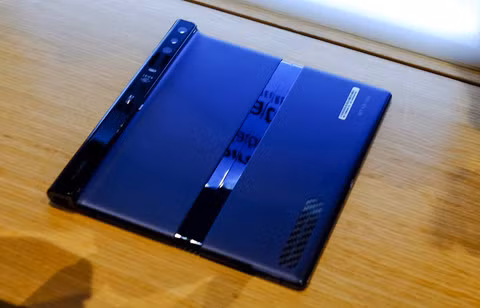 Chi tiết Huawei Mate X màn hình gập vừa về Việt Nam