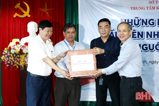 Hà Tĩnh phát thuốc điều trị HIV/AIDS từ nguồn bảo hiểm y tế