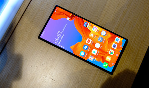 Chi tiết Huawei Mate X màn hình gập vừa về Việt Nam