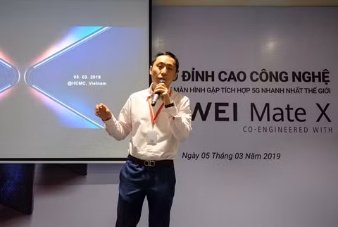 Chi tiết Huawei Mate X màn hình gập vừa về Việt Nam