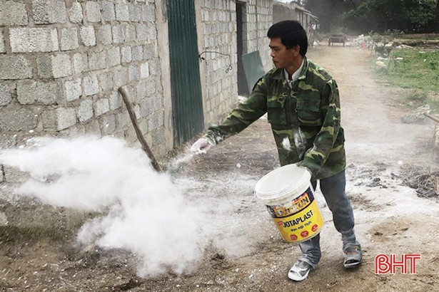 Lộc Hà tiêu độc khử trùng diện rộng phòng bệnh dịch tả lợn Châu Phi