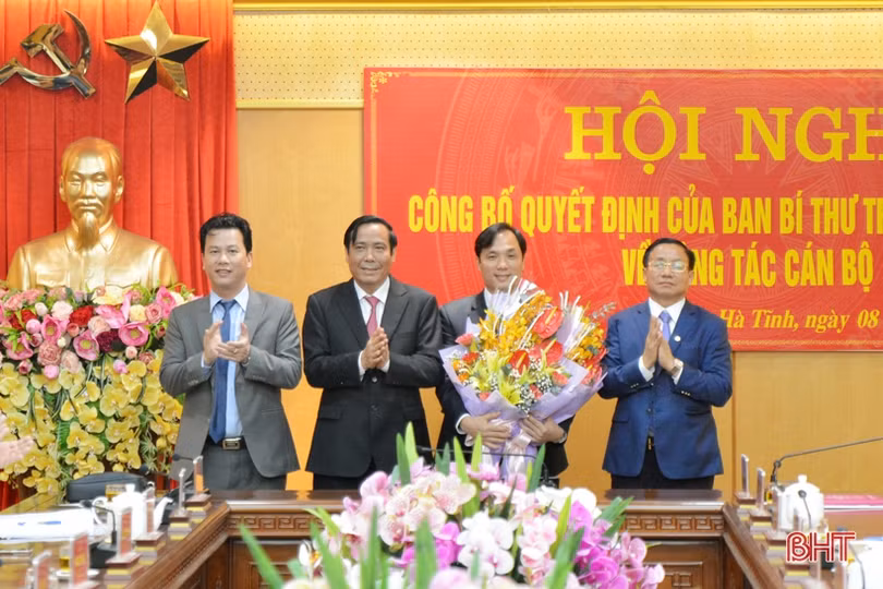 Công bố quyết định của Ban Bí thư Trung ương Đảng chuẩn y Phó Bí thư Thường trực Tỉnh ủy Hà Tĩnh