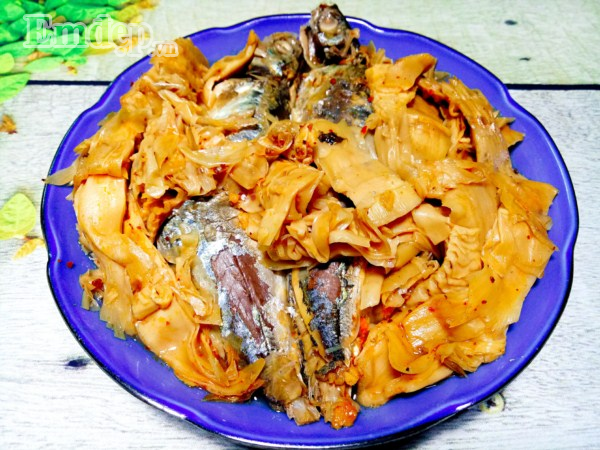 Cá nục kho măng thật ngon, ai cũng gắp không ngừng