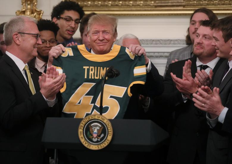 Tổng thống Trump tiếp tục đãi khách bằng đồ ăn nhanh tại Nhà Trắng