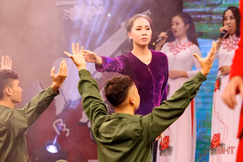 Đặc sắc chương trình nghệ thuật “Bài ca không quên”