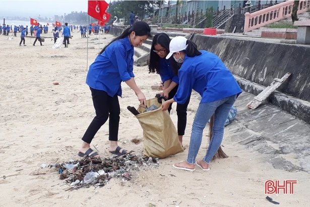 Tuổi trẻ Hà Tĩnh hưởng ứng “Ngày chủ nhật xanh”