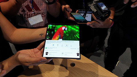 Chi tiết Huawei Mate X màn hình gập vừa về Việt Nam