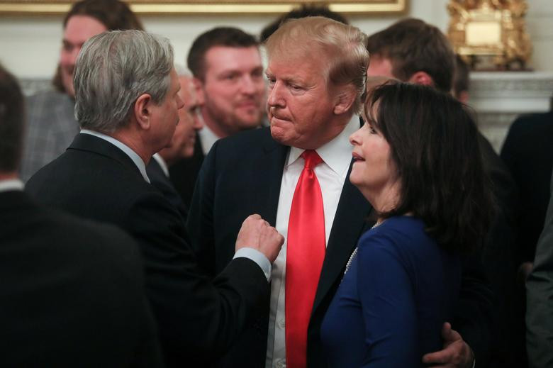 Tổng thống Trump tiếp tục đãi khách bằng đồ ăn nhanh tại Nhà Trắng