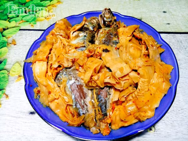 Cá nục kho măng thật ngon, ai cũng gắp không ngừng