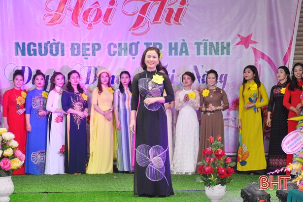 Xem 72 “Người đẹp chợ TP Hà Tĩnh” thi sắc, đua tài