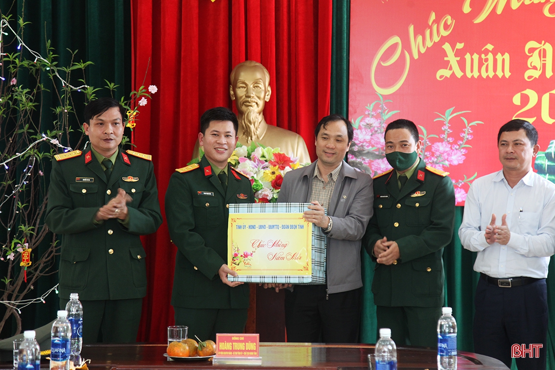 Bí thư Tỉnh ủy Hà Tĩnh kiểm tra công tác sẵn sàng chiến đấu và chúc tết lực lượng vũ trang ở TX Kỳ Anh