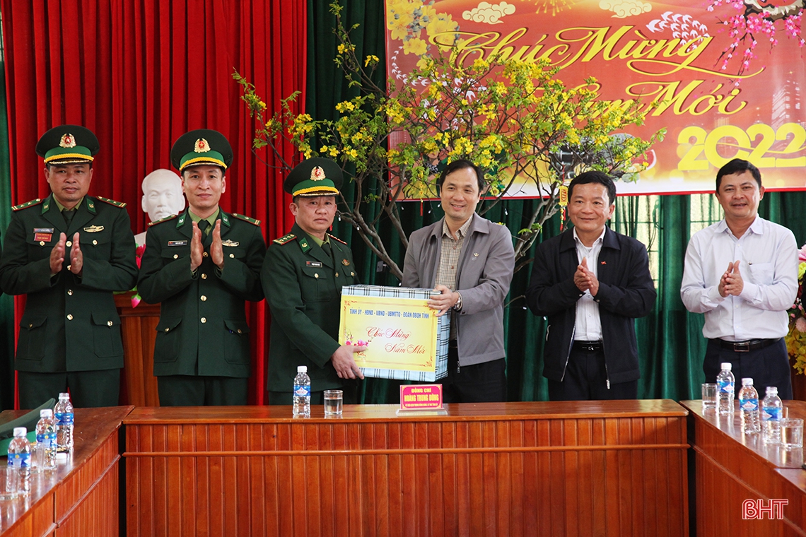 Bí thư Tỉnh ủy Hà Tĩnh kiểm tra công tác sẵn sàng chiến đấu và chúc tết lực lượng vũ trang ở TX Kỳ Anh