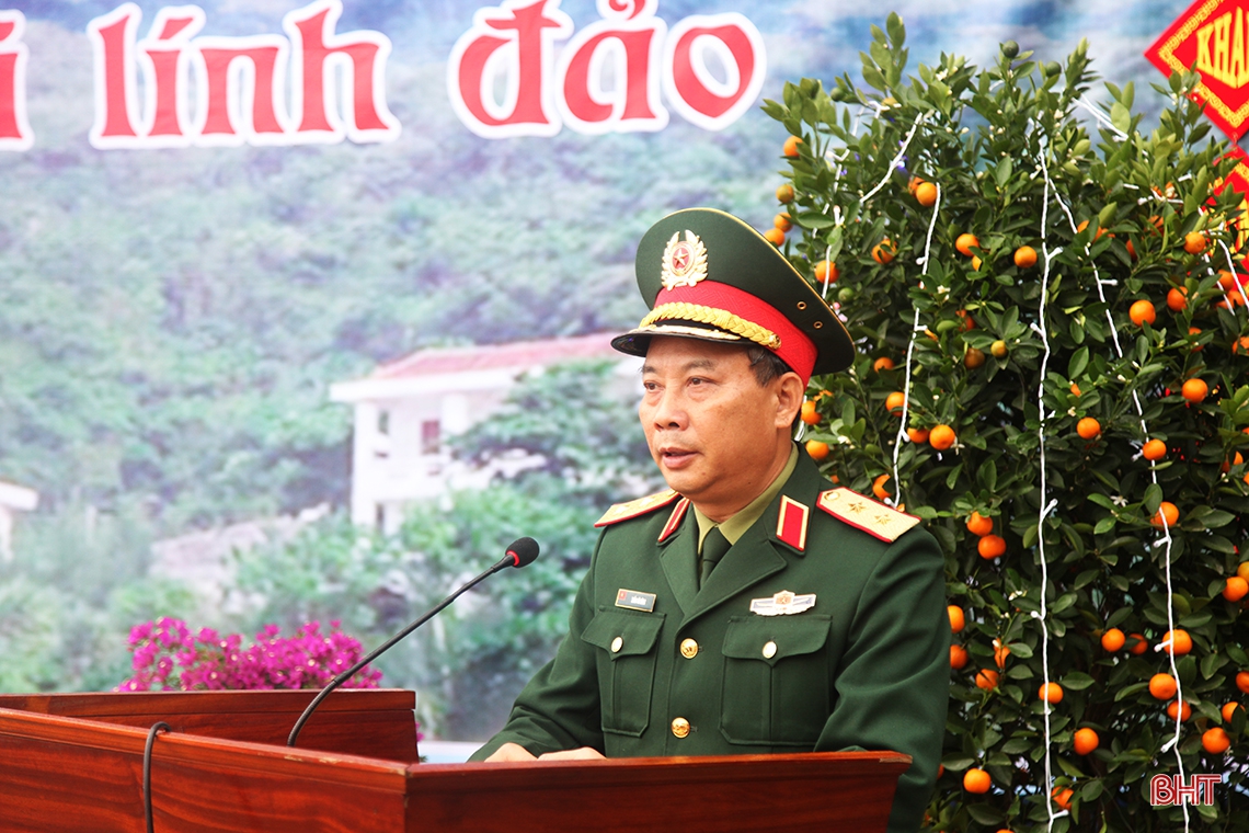 Lãnh đạo Quân khu 4, tỉnh Hà Tĩnh kiểm tra công tác sẵn sàng chiến đấu và chúc tết tại đảo Sơn Dương