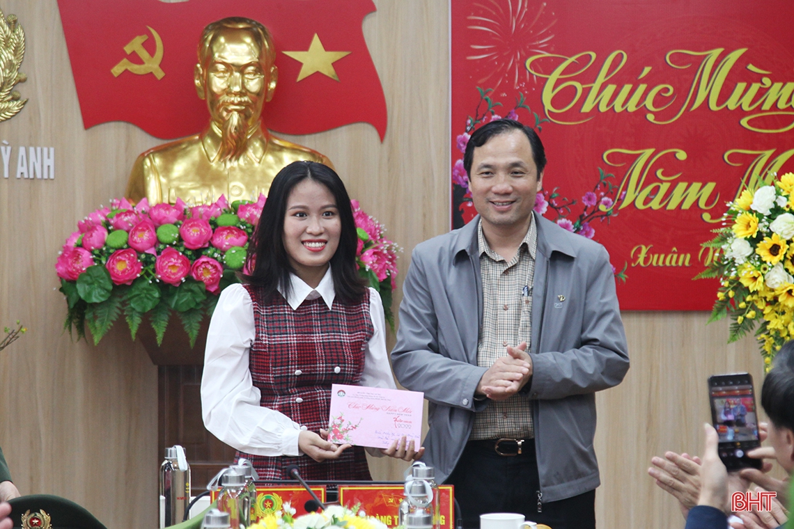 Bí thư Tỉnh ủy Hà Tĩnh kiểm tra công tác sẵn sàng chiến đấu và chúc tết lực lượng vũ trang ở TX Kỳ Anh