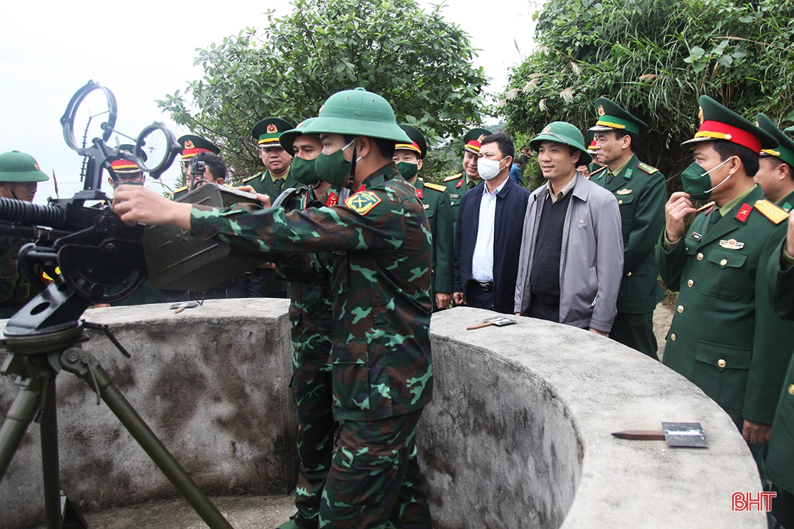 Lãnh đạo Quân khu 4, tỉnh Hà Tĩnh kiểm tra công tác sẵn sàng chiến đấu và chúc tết tại đảo Sơn Dương
