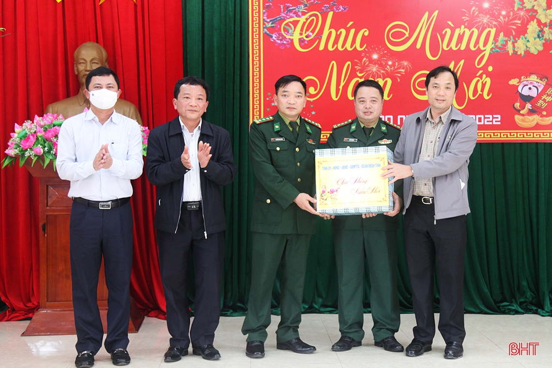 Bí thư Tỉnh ủy Hà Tĩnh kiểm tra công tác sẵn sàng chiến đấu và chúc tết lực lượng vũ trang ở TX Kỳ Anh