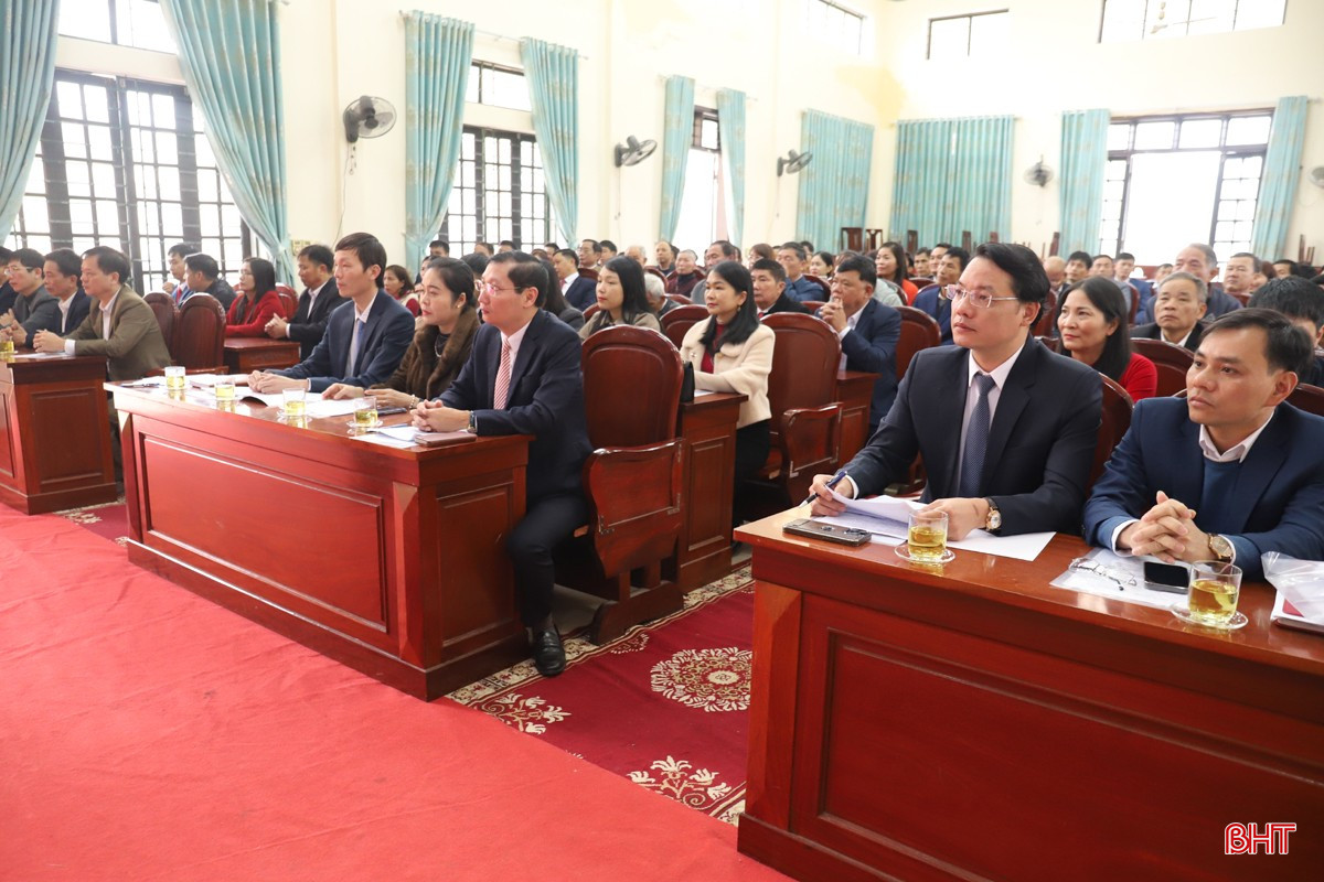 Đại biểu tham dự hội nghị công bố thành lập xã Hàm Trường.