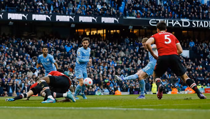 Quỷ đỏ thua đậm trận derby thành Manchester