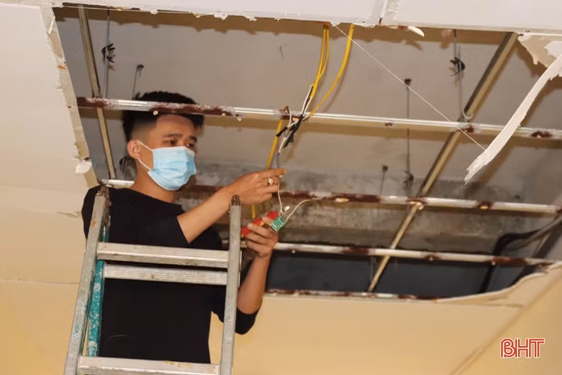 Các cơ sở kinh doanh ở phố biển Thiên Cầm tân trang đón mùa du lịch mới