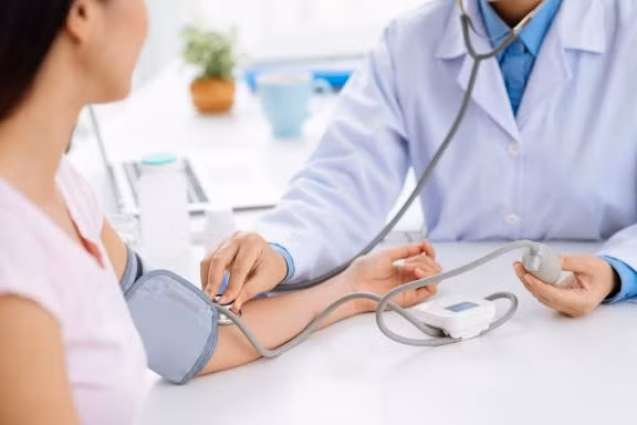 F0 dùng thuốc chống viêm không đúng, nguy cơ trở nặng và nhiều biến chứng