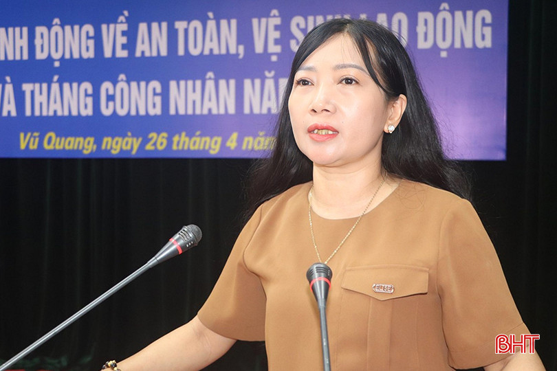 Phó Chủ tịch UBND huyện Vũ Quang Phan Hồng Yến phát động Tháng Công nhân năm 2024.