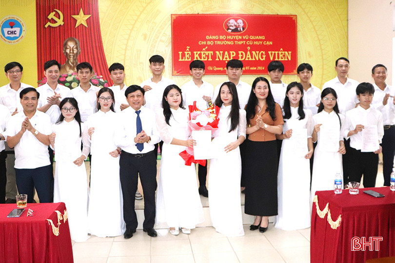 z5450691881798_6c451b46ea18095f13d481979ef67a6a copy.jpg