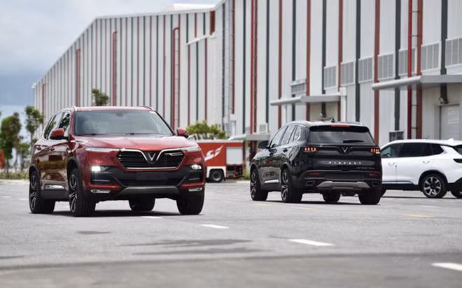 VinFast Lux SA vượt mặt Mazda CX-8 về doanh số bán xe tháng 5/2020