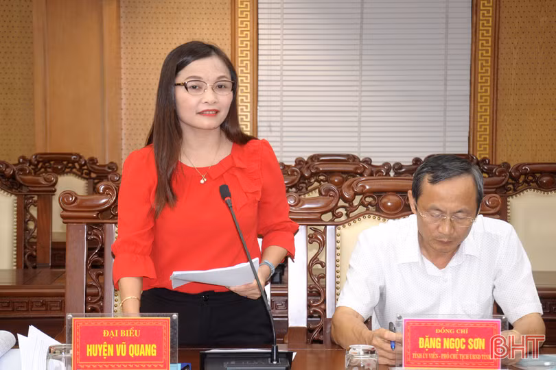 Vũ Quang tiếp thu ý kiến góp ý dự thảo báo cáo chính trị Đại hội Đảng bộ huyện với tư duy mở