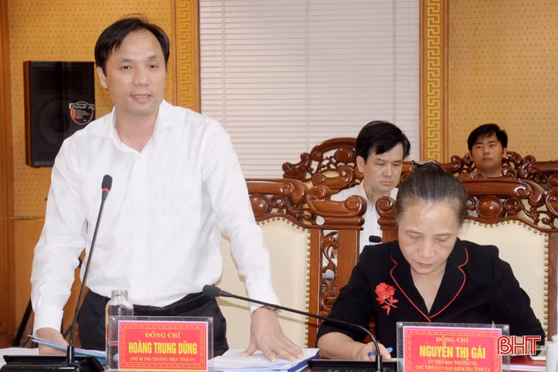 Vũ Quang tiếp thu ý kiến góp ý dự thảo báo cáo chính trị Đại hội Đảng bộ huyện với tư duy mở