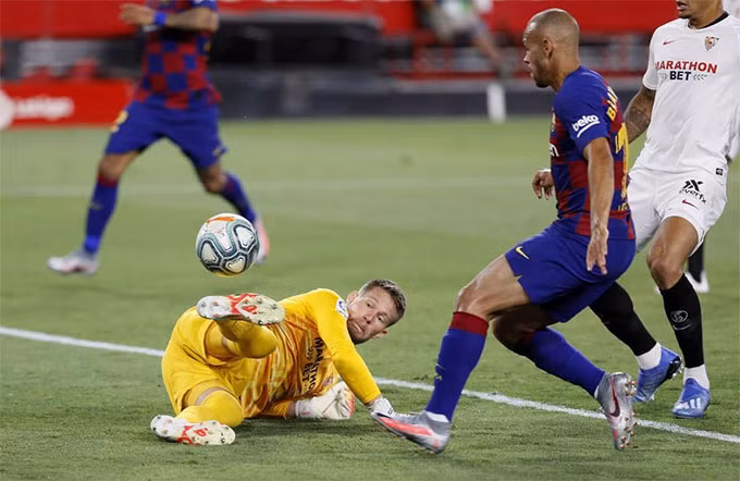 Thấy gì từ trận hòa Sevilla có thể khiến Barca mất chức vô địch?