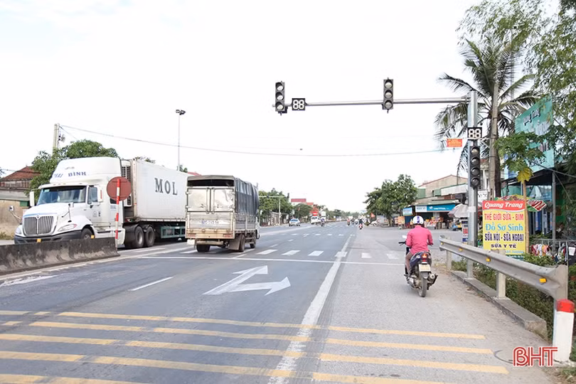 Sau phản ánh của Báo Hà Tĩnh, đèn tín hiệu giao thông ở trung tâm thành phố được sửa chữa
