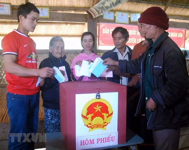Chỉ thị của Bộ Chính trị về lãnh đạo cuộc bầu cử đại biểu Quốc hội và HĐND