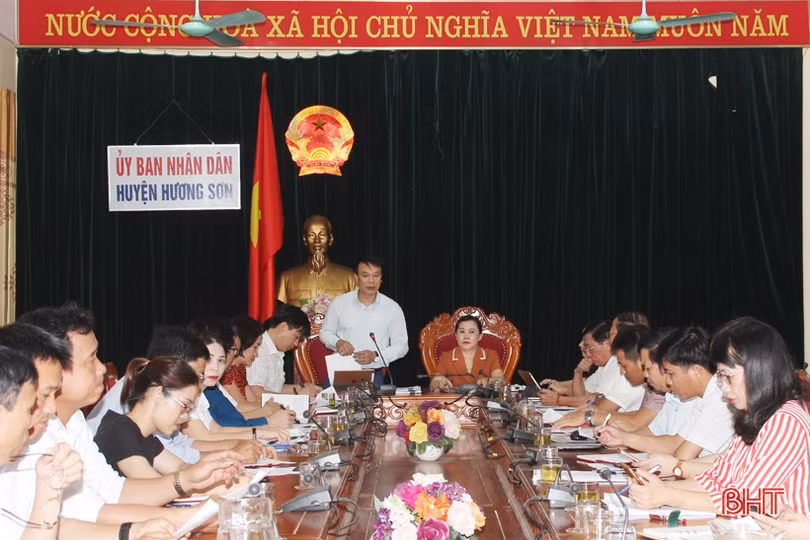 Sau sáp nhập xã, Hương Sơn cần tiếp tục sắp xếp cán bộ hợp lý