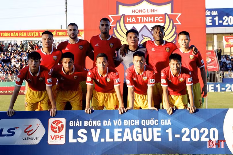 Hồng Lĩnh Hà Tĩnh chia điểm với SHB Đà Nẵng trong ngày các chân sút “vô duyên”