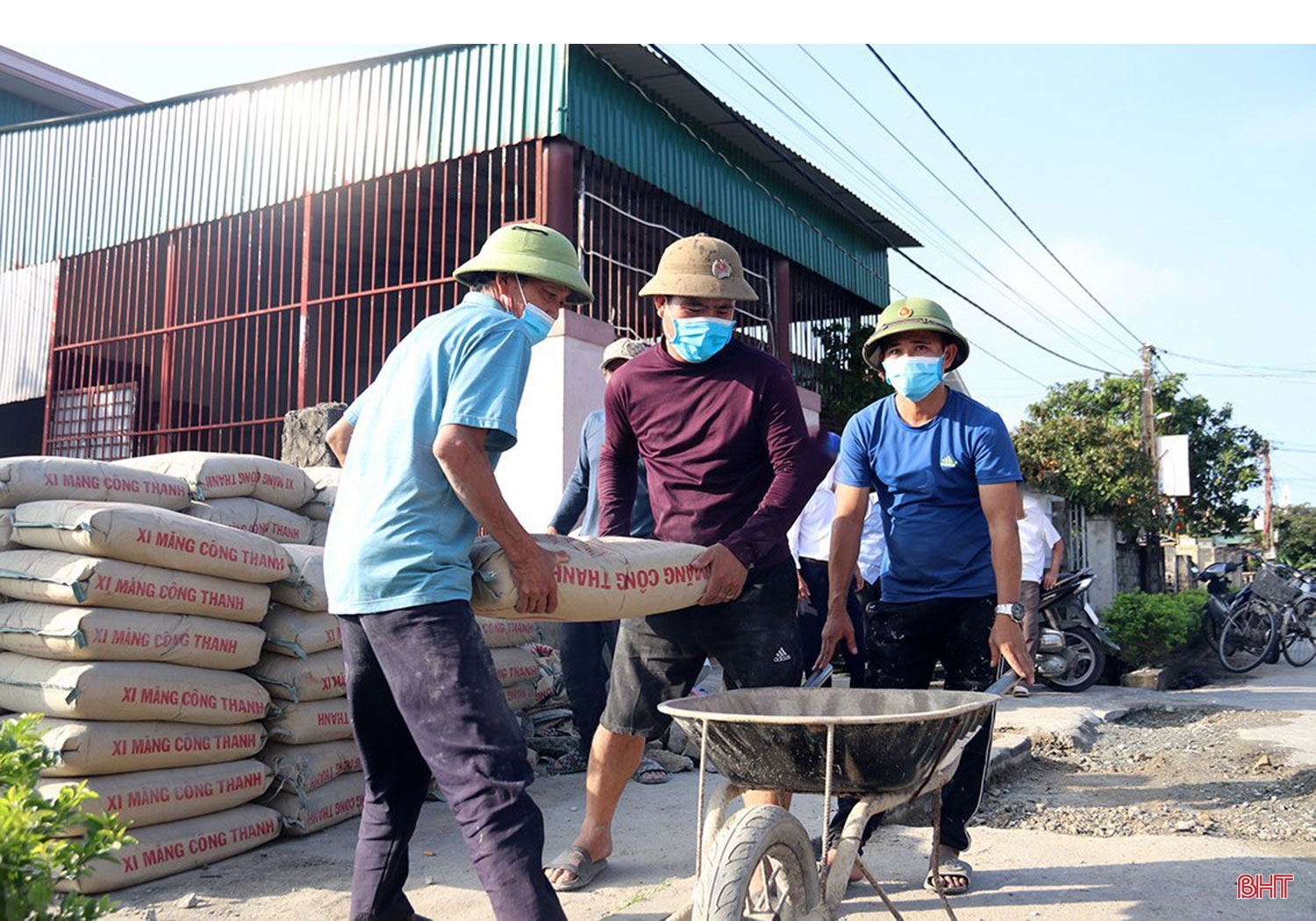 ­­­­­­­­­­­­­­­ Nữ trưởng thôn vùng giáo “thắp lửa” phong trào xây dựng nông thôn mới
