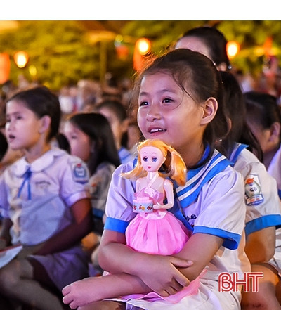 Những mùa trăng nhiệm màu…