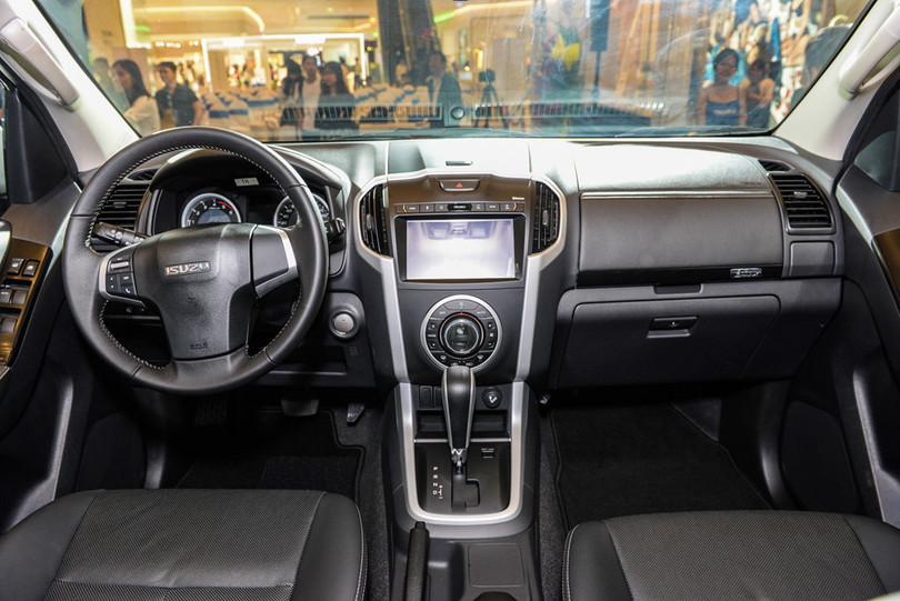 Chi tiết mẫu bán tải Isuzu D-Max 2018 vừa ra mắt tại VN hình ảnh 8 Chi tiết mẫu bán tải Isuzu D-Max 2018 vừa ra mắt tại Việt Nam
