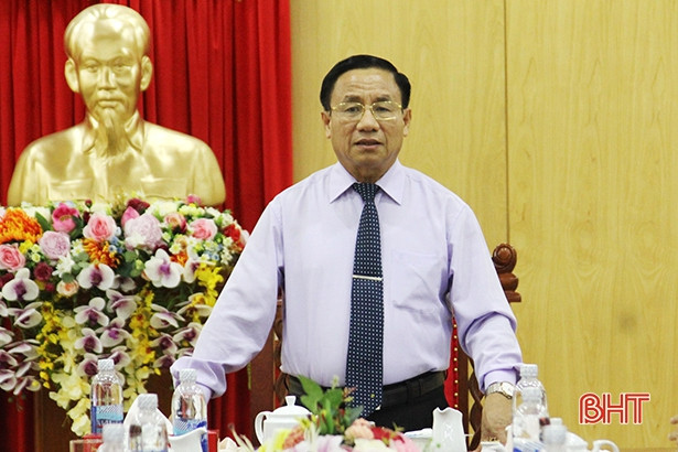 Bí thư Tỉnh ủy gặp mặt đoàn đại biểu Hà Tĩnh dự Đại hội Công đoàn Việt Nam lần thứ XII