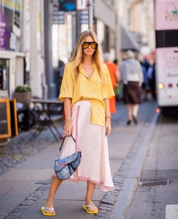 Ngày thu mà không diện áo sơ mi ngắn tay “chất như nước cất” này thì quá phí