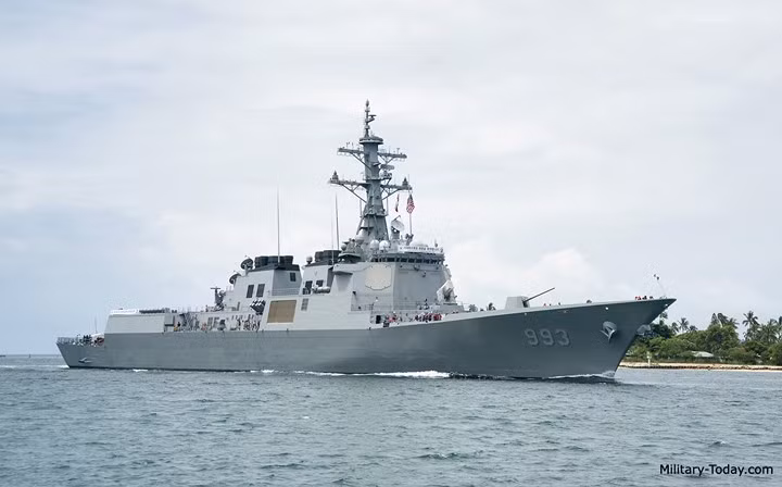 Sức mạnh đáng gờm của tàu khu trục Sejong Đại đế