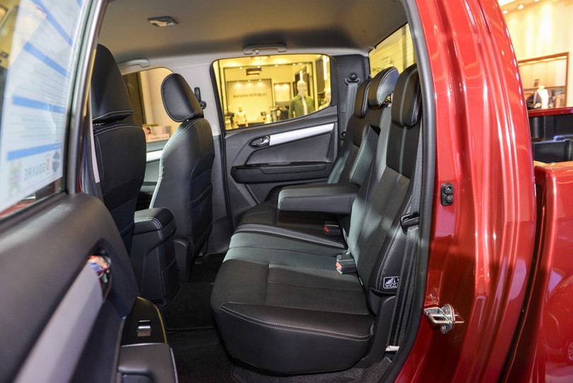 Chi tiết mẫu bán tải Isuzu D-Max 2018 vừa ra mắt tại VN hình ảnh 9 Chi tiết mẫu bán tải Isuzu D-Max 2018 vừa ra mắt tại Việt Nam