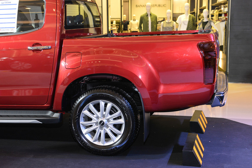 Chi tiết mẫu bán tải Isuzu D-Max 2018 vừa ra mắt tại VN hình ảnh 6 Chi tiết mẫu bán tải Isuzu D-Max 2018 vừa ra mắt tại Việt Nam