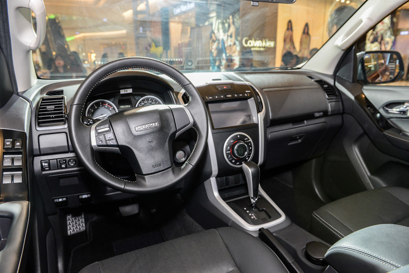 Chi tiết mẫu bán tải Isuzu D-Max 2018 vừa ra mắt tại VN hình ảnh 7 Chi tiết mẫu bán tải Isuzu D-Max 2018 vừa ra mắt tại Việt Nam