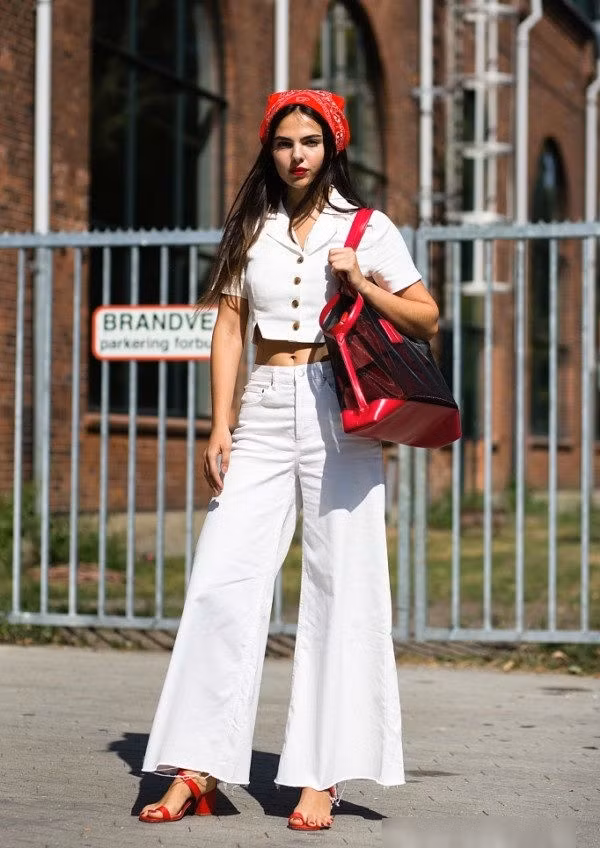 Ngày thu mà không diện áo sơ mi ngắn tay “chất như nước cất” này thì quá phí