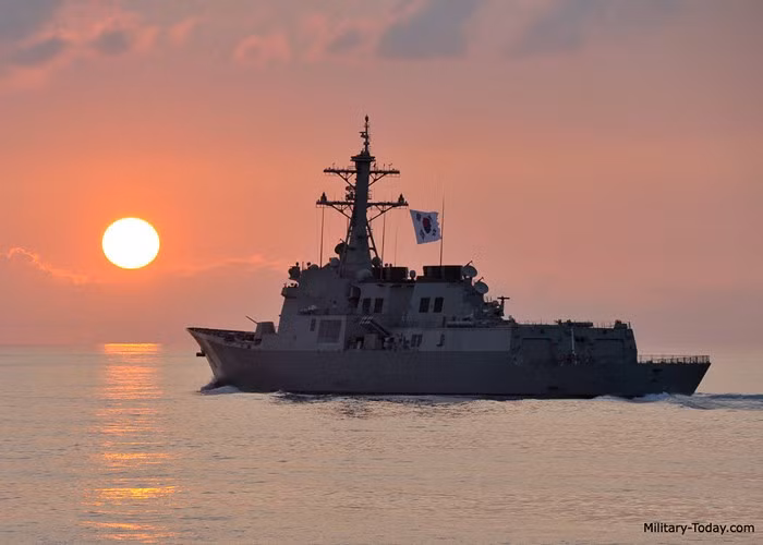 Sức mạnh đáng gờm của tàu khu trục Sejong Đại đế