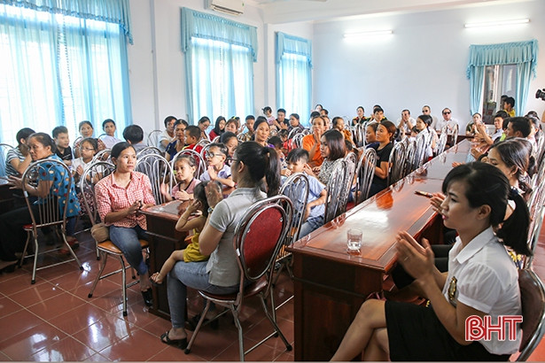 Trung thu yêu thương cho trẻ em khiếm thị Hà Tĩnh