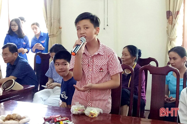 Trung thu yêu thương cho trẻ em khiếm thị Hà Tĩnh