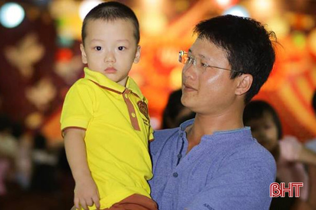 Trao học bổng 200 triệu đồng cho bé Gấu