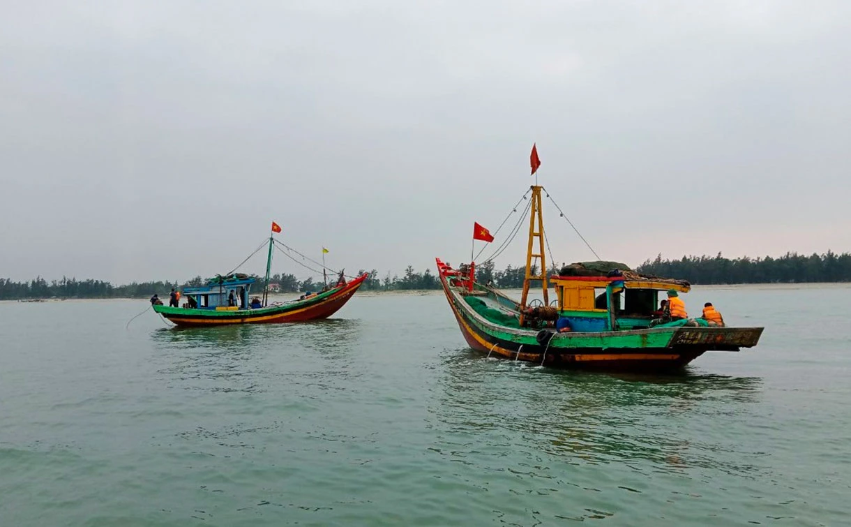Vấn nạn tàu giã cào trên vùng biển Hà Tĩnh (bài 1): Khai thác tận diệt và hậu quả của việc giành giật ngư trường